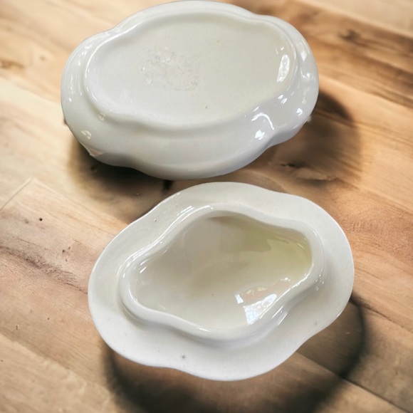 Vintage Porcelain Trinket Box - Picture 3 of 7